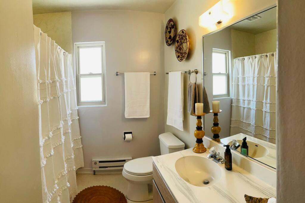 Vintage Charm Vacation Home With Modern Comforts Near Old Town アルバカーキ エクステリア 写真